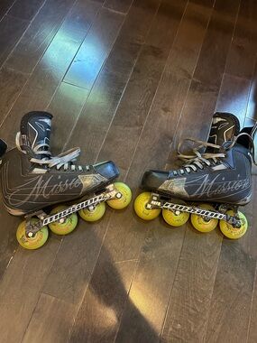 Mission roller hockey skates
Great skates